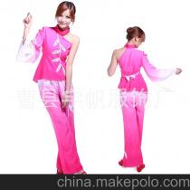 古典服裝供應(yīng)鏈與市場(chǎng)指南 從批發(fā)采購(gòu)到零售經(jīng)營(yíng)的策略解析